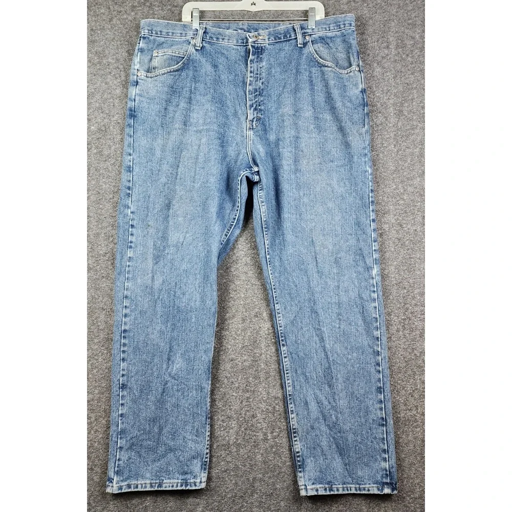 Wrangler Authentic Jeans Men 42x32 Blue Light Wash Straight Leg 100% Cotton